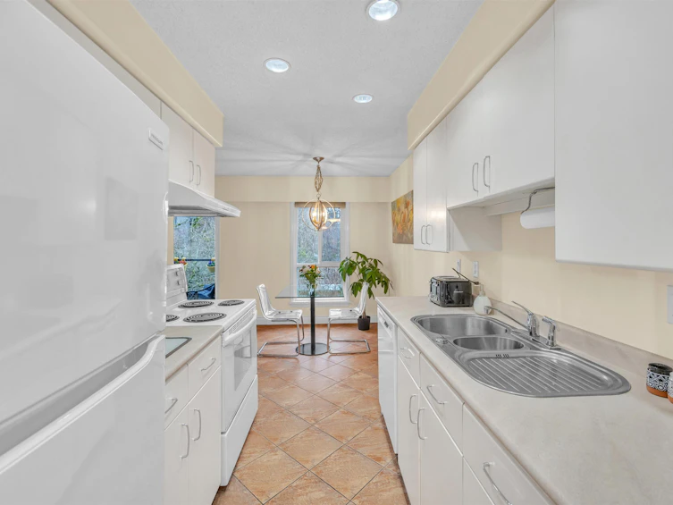 401-1718 Nelson Street, Vancouver, BC, V6G 1M8 - 3