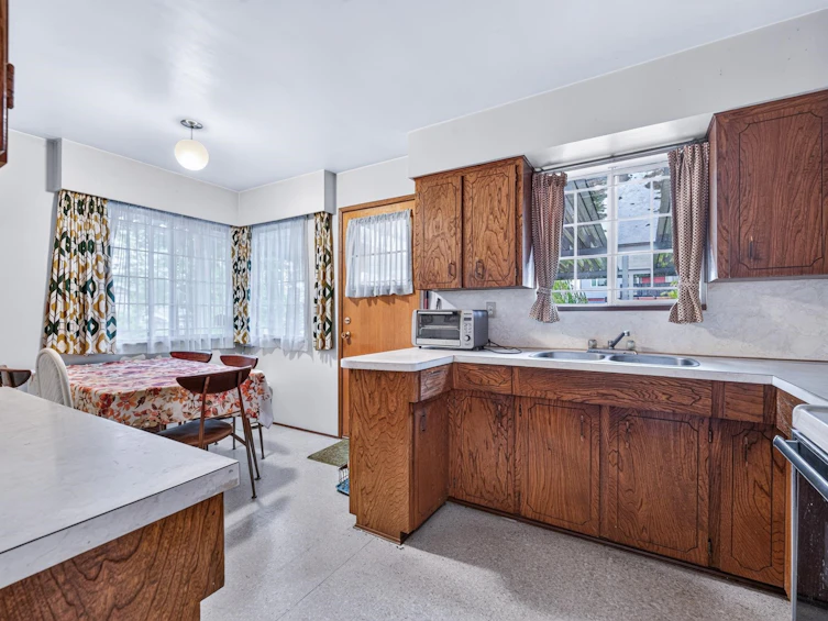 3660 E 22nd Avenue, Vancouver, BC, V5M 2Z7 - 8