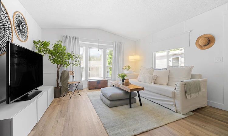 86-3295 Sunnyside Road