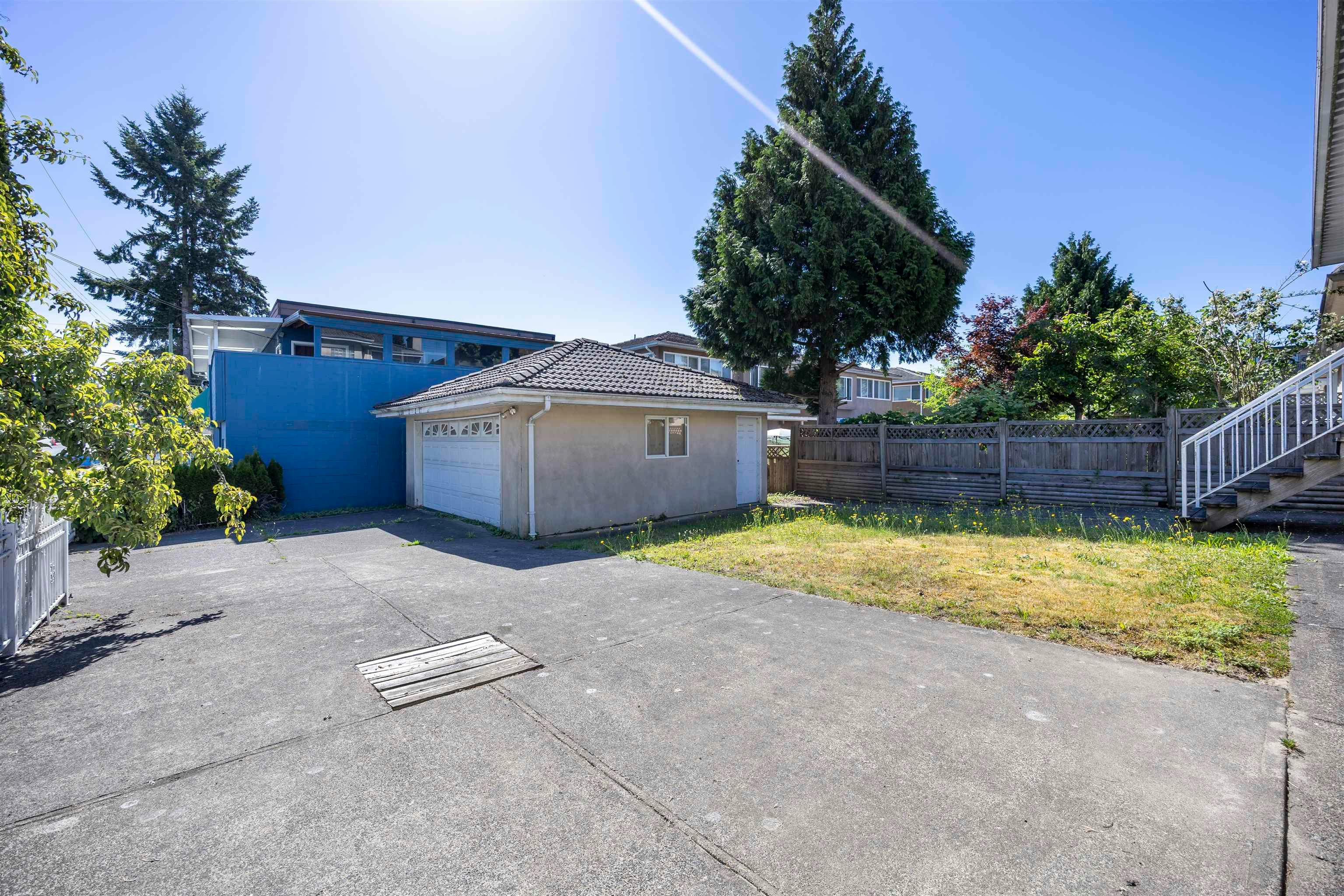 6818 Gilley Avenue, Burnaby, BC, V5J 4W7 - 36