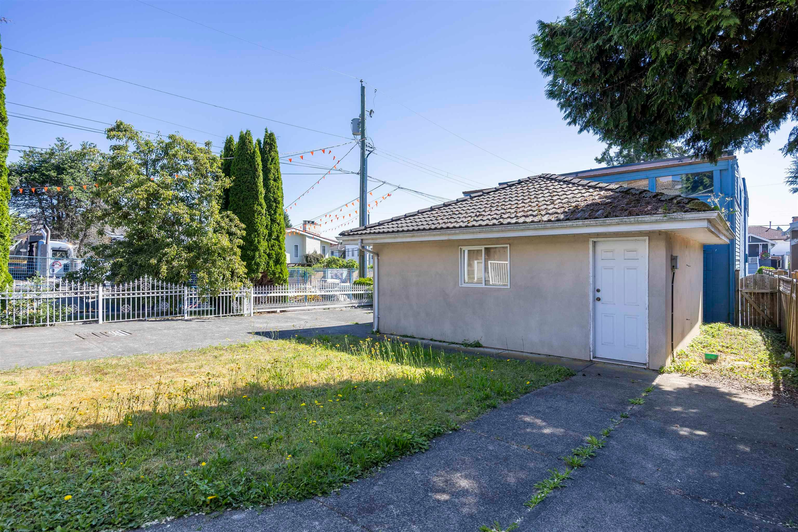 6818 Gilley Avenue, Burnaby, BC, V5J 4W7 - 35