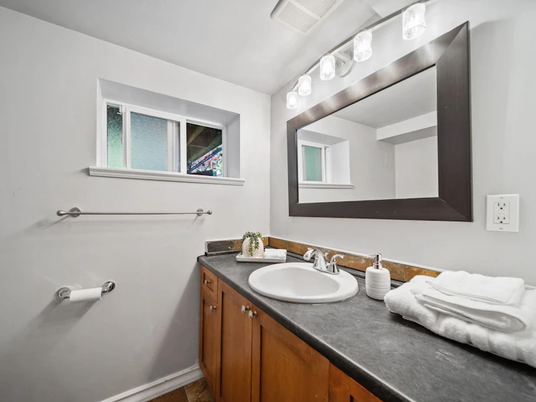 306 Ninth Avenue, New Westminster, BC, V3L 2A1 - 23