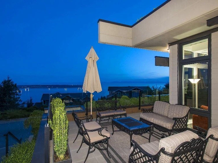 2551 Highgrove Mews, West Vancouver, BC, V7S 0A4 - 3
