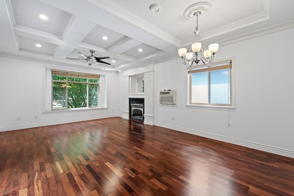 5388 Sherbrooke Street, Vancouver, BC, V5W 3M5