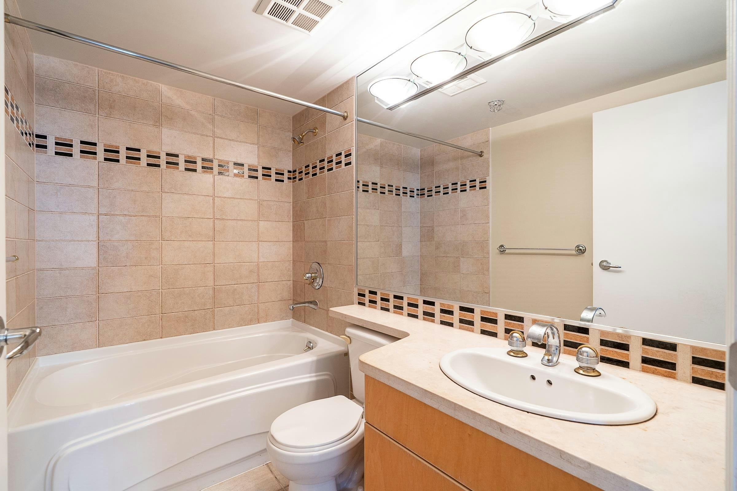 2303-1199 Marinaside Crescent, Vancouver, BC, V6Z 2Y2 - 17
