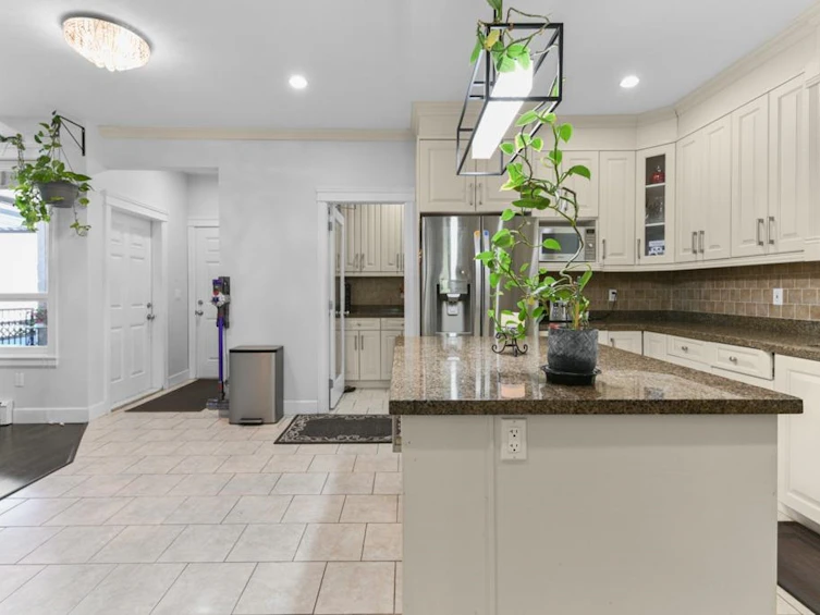 17371 64 Avenue, Surrey, BC, V3S 1Y8 - 9