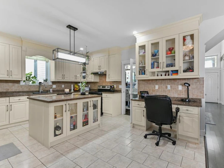 17371 64 Avenue, Surrey, BC, V3S 1Y8 - 12