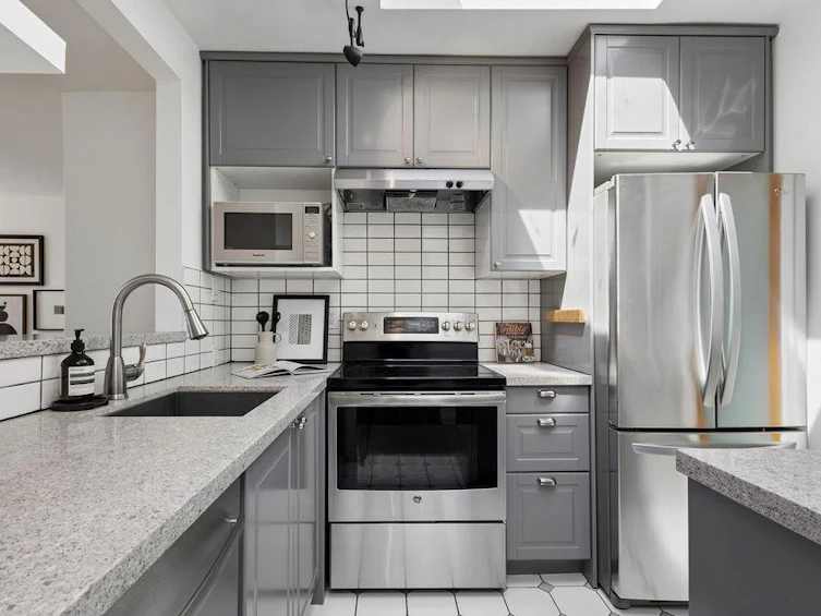 PH2-1915 E Georgia Street, Vancouver, BC, V5L 2B7 - 11
