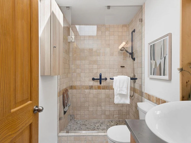 PH2-1915 E Georgia Street, Vancouver, BC, V5L 2B7 - 15