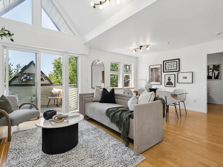 PH2-1915 E Georgia Street, Vancouver, BC, V5L 2B7