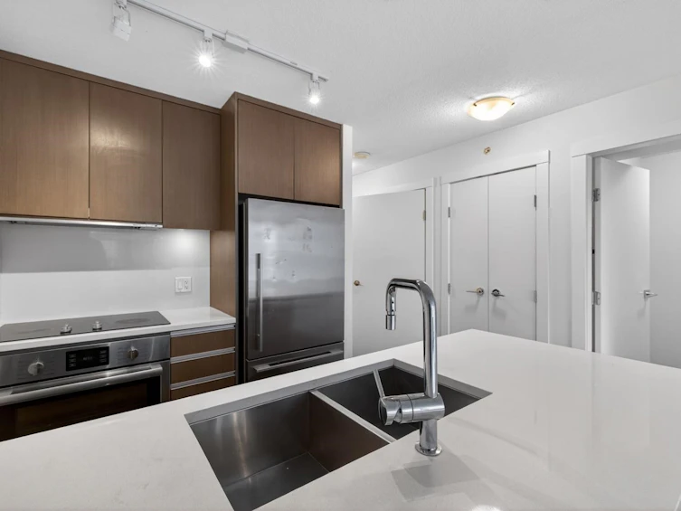 606-1009 Harwood Street, Vancouver, BC, V6E 0C2 - 4