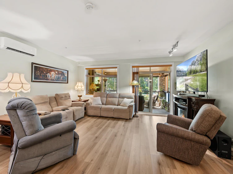 B216-8218 207a Street, Langley, BC, V2Y 0Y1 - 8