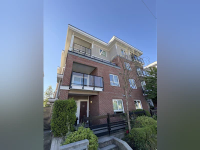 303-4882 Slocan Street - 2