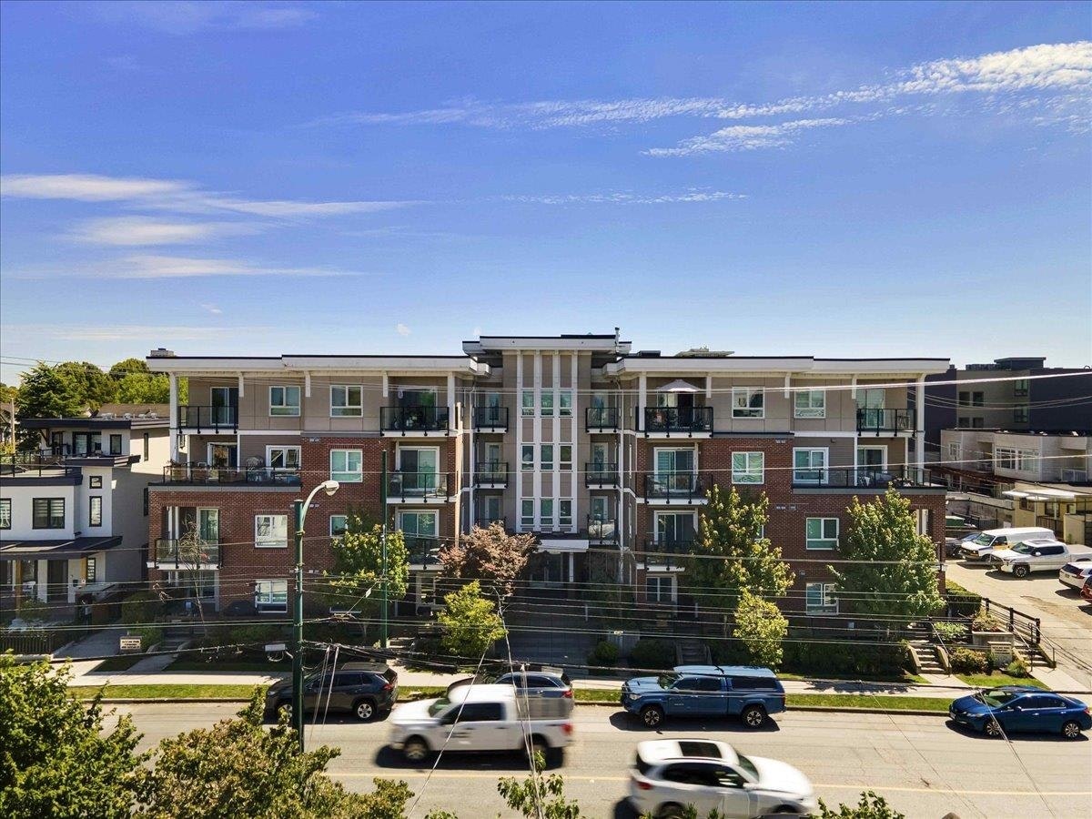 303-4882 Slocan Street, Vancouver, BC, V5R 2A3 - 4