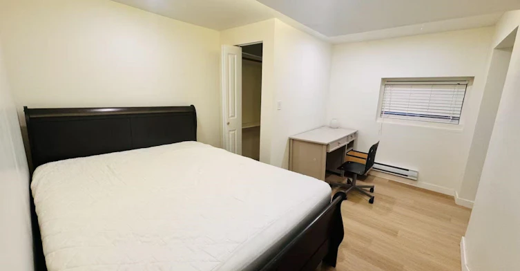 2000 W 42th Avenue, Vancouver, BC, V6N 3G5 - 5