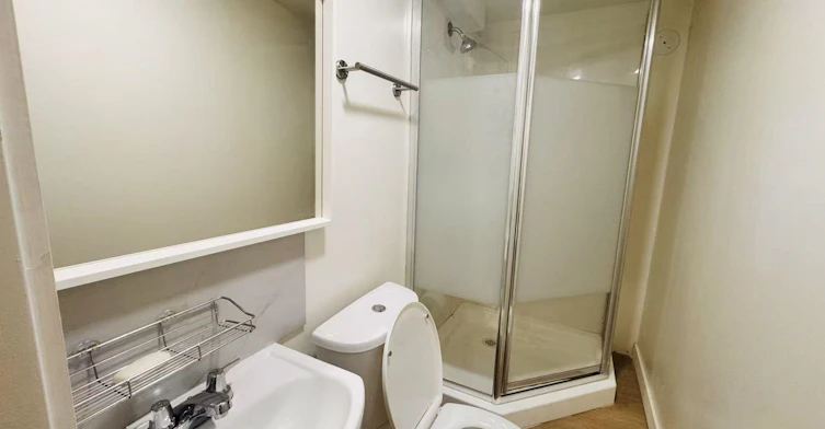 2000 W 42th Avenue, Vancouver, BC, V6N 3G5 - 8