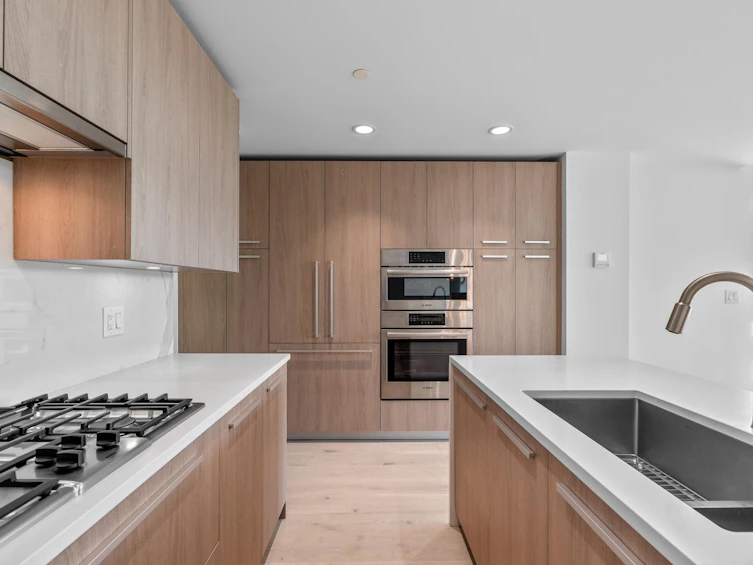 404-1210 E 27th Street, North Vancouver, BC, V7J 0C5 - 12