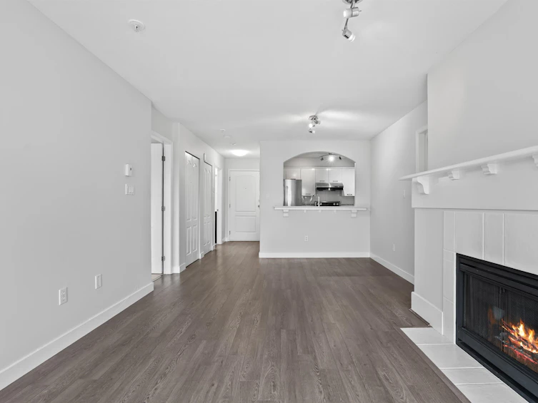 304-5500 Lynas Lane, Richmond, BC, V7C 5R5 - 5