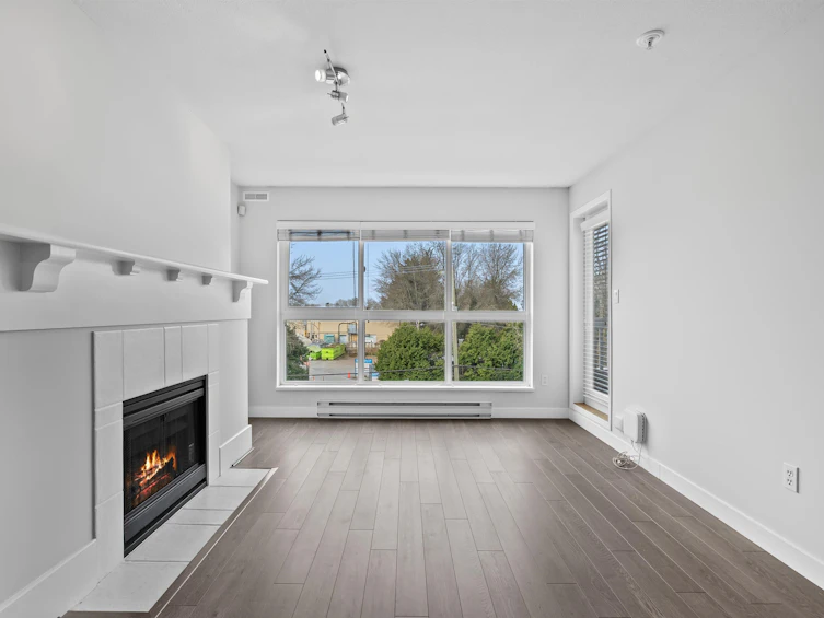 304-5500 Lynas Lane, Richmond, BC, V7C 5R5 - 2
