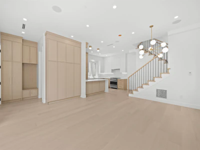 1-6461 E Prince Edward Street - 4