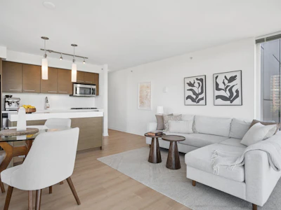 501-2770 Sophia Street - 4