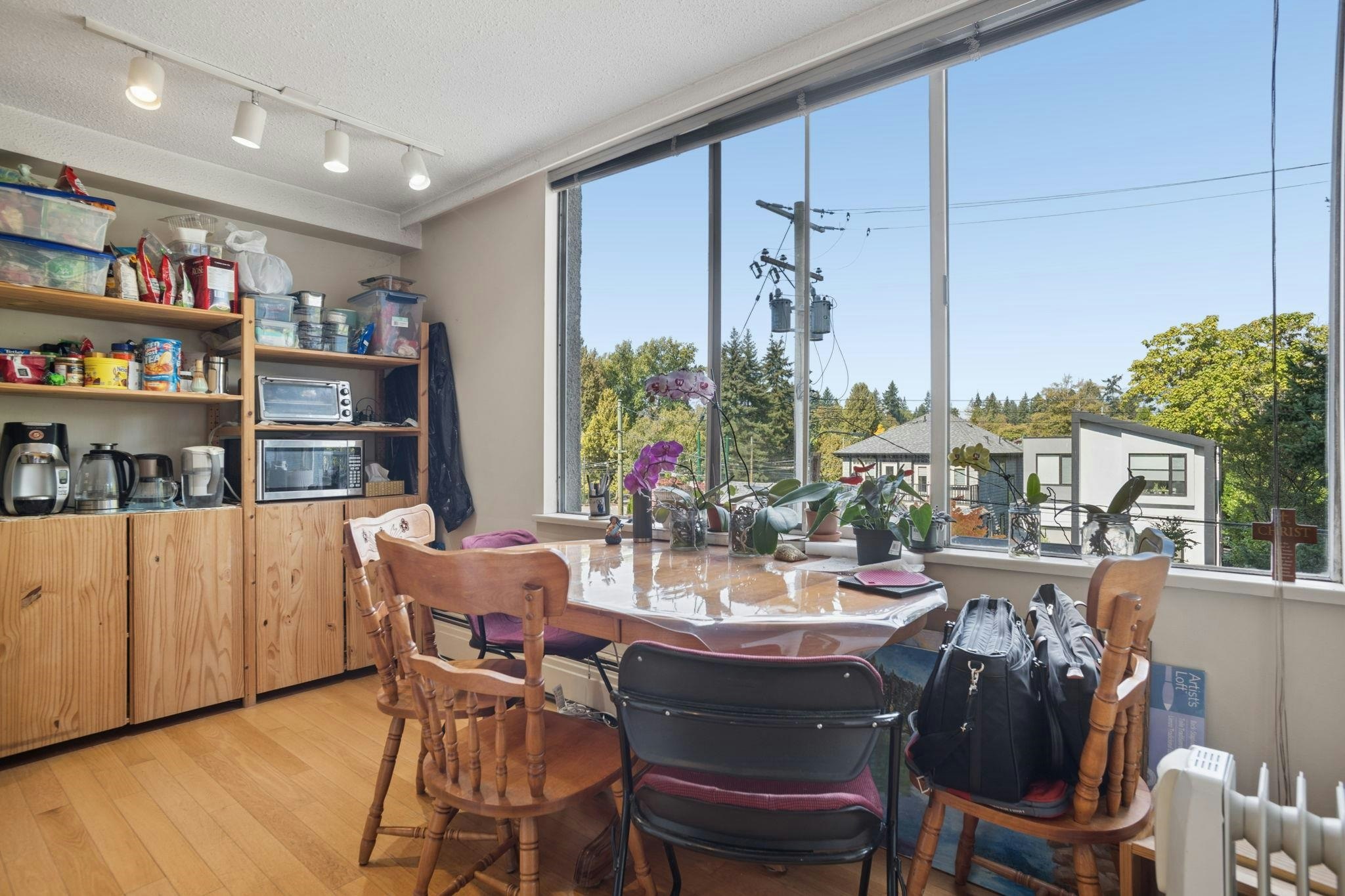 201-4691 W 10th Avenue, Vancouver, BC, V6R 2J3 - 11