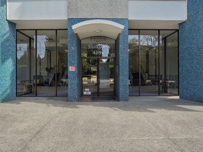 201-4691 W 10th Avenue - 4