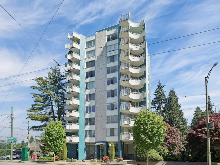 201-4691 W 10th Avenue, Vancouver, BC, V6R 2J3 - 2