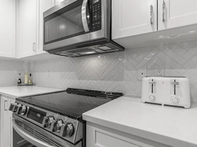 3322-2180 Kelly Avenue - 3