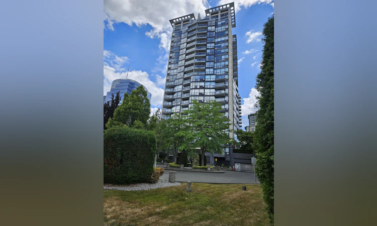 1105-10899 University Drive