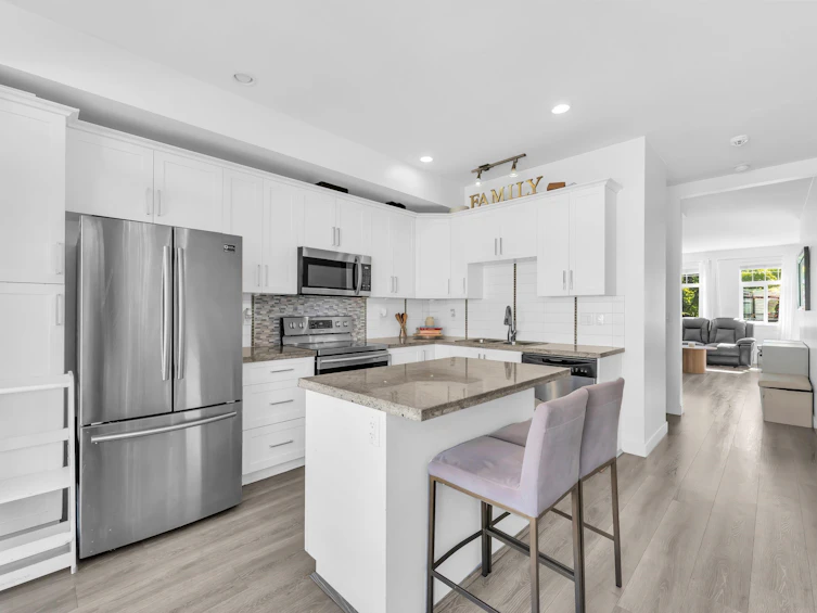 15-14377 60 Avenue, Surrey, BC, V3X 0E2