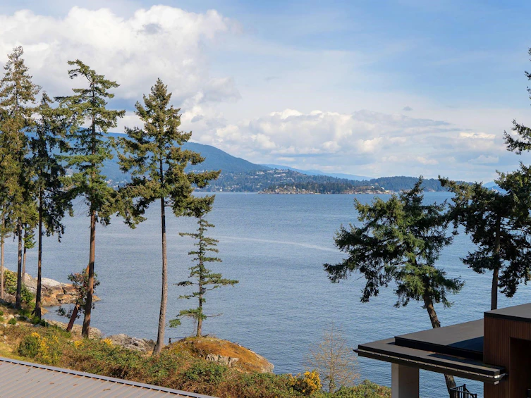 242 Shore Lane, Bowen Island, BC, V0N 1G2 - 2