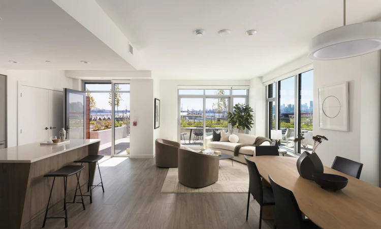 TH112-755 Harbourside Drive