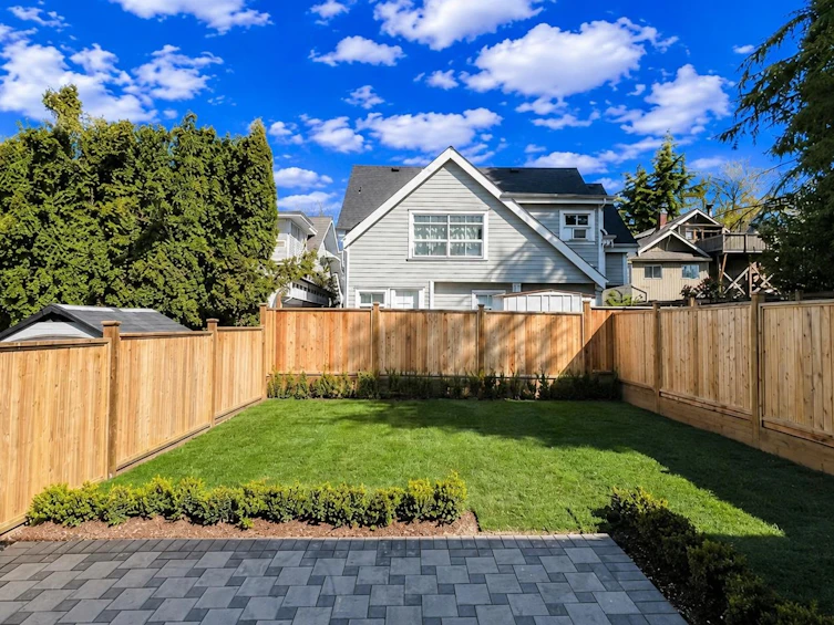2373 W 7th Avenue, Vancouver, BC, V6K 1Y4 - 2