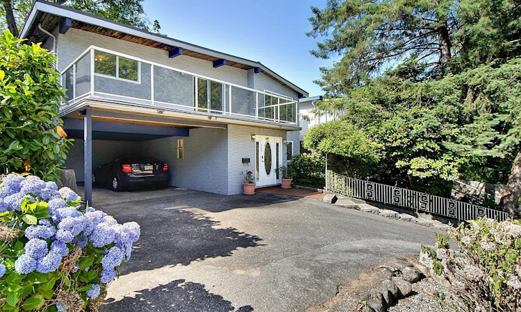 1106 Heywood Street