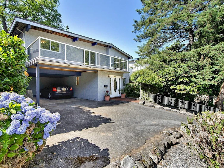 1106 Heywood Street, North Vancouver, BC, V7L 1H4