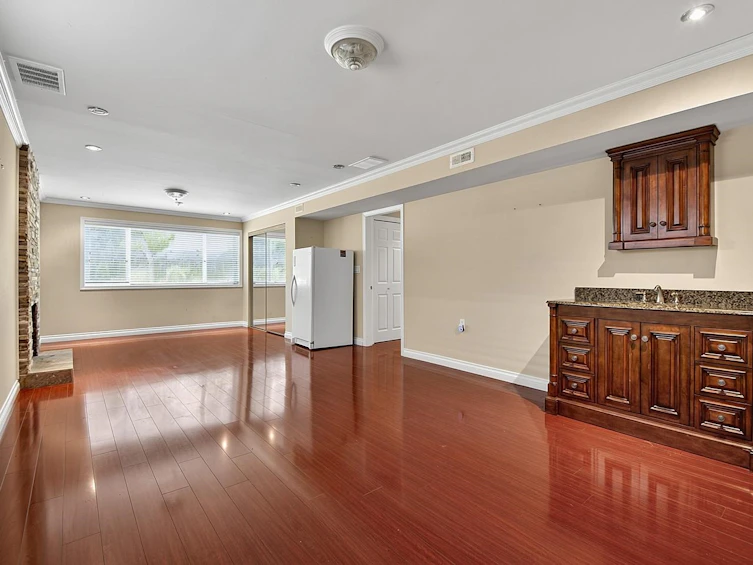 1106 Heywood Street, North Vancouver, BC, V7L 1H4 - 3