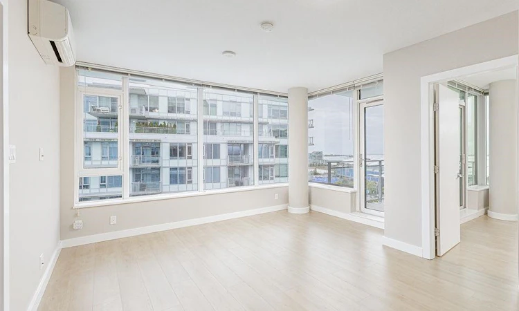 1102-6971 Elmbridge Way