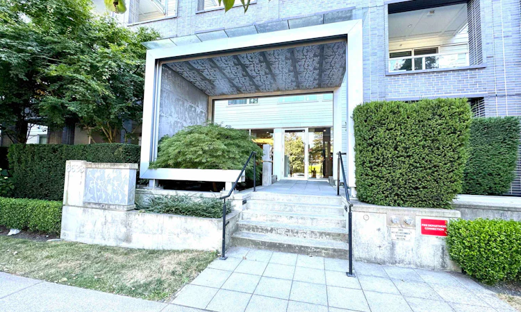 106-6633 Cambie Street