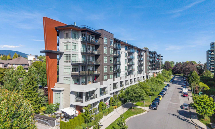 209-128 E 8th Street