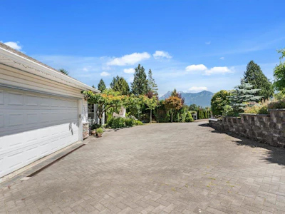47465 Swallow Crescent - 2