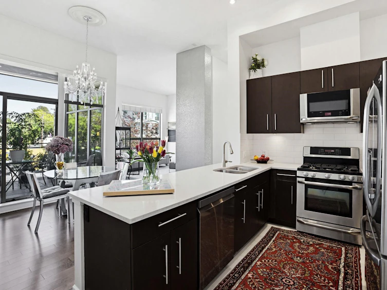304-2108 W 12th Avenue, Vancouver, BC, V6K 2N2 - 2