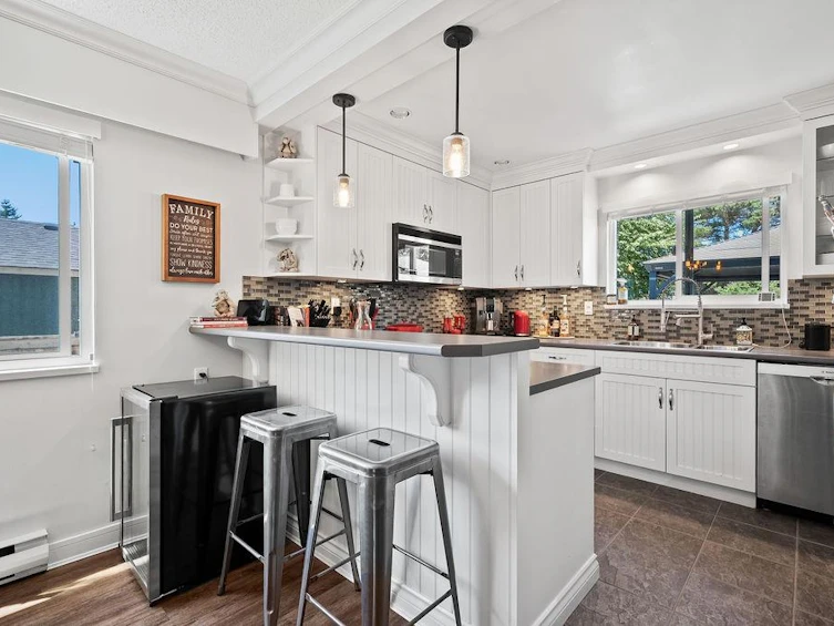 4851 55b Street, Delta, BC, V4K 3V7 - 4
