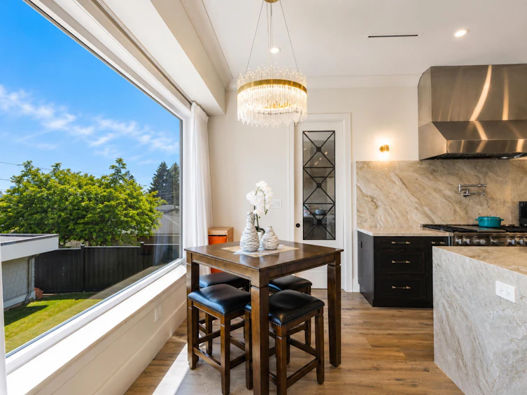6860 Hycrest Drive, Burnaby, BC, V5B 2X2 - 16