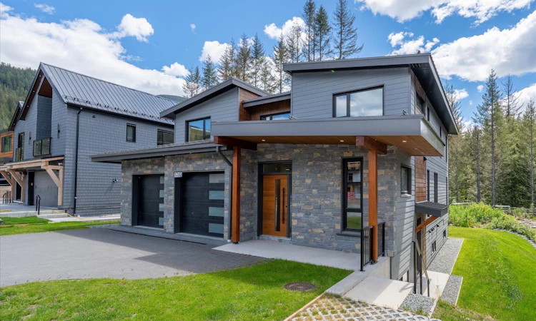 1710 River Run Place