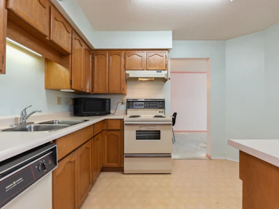 202-8725 Elm Drive - 2