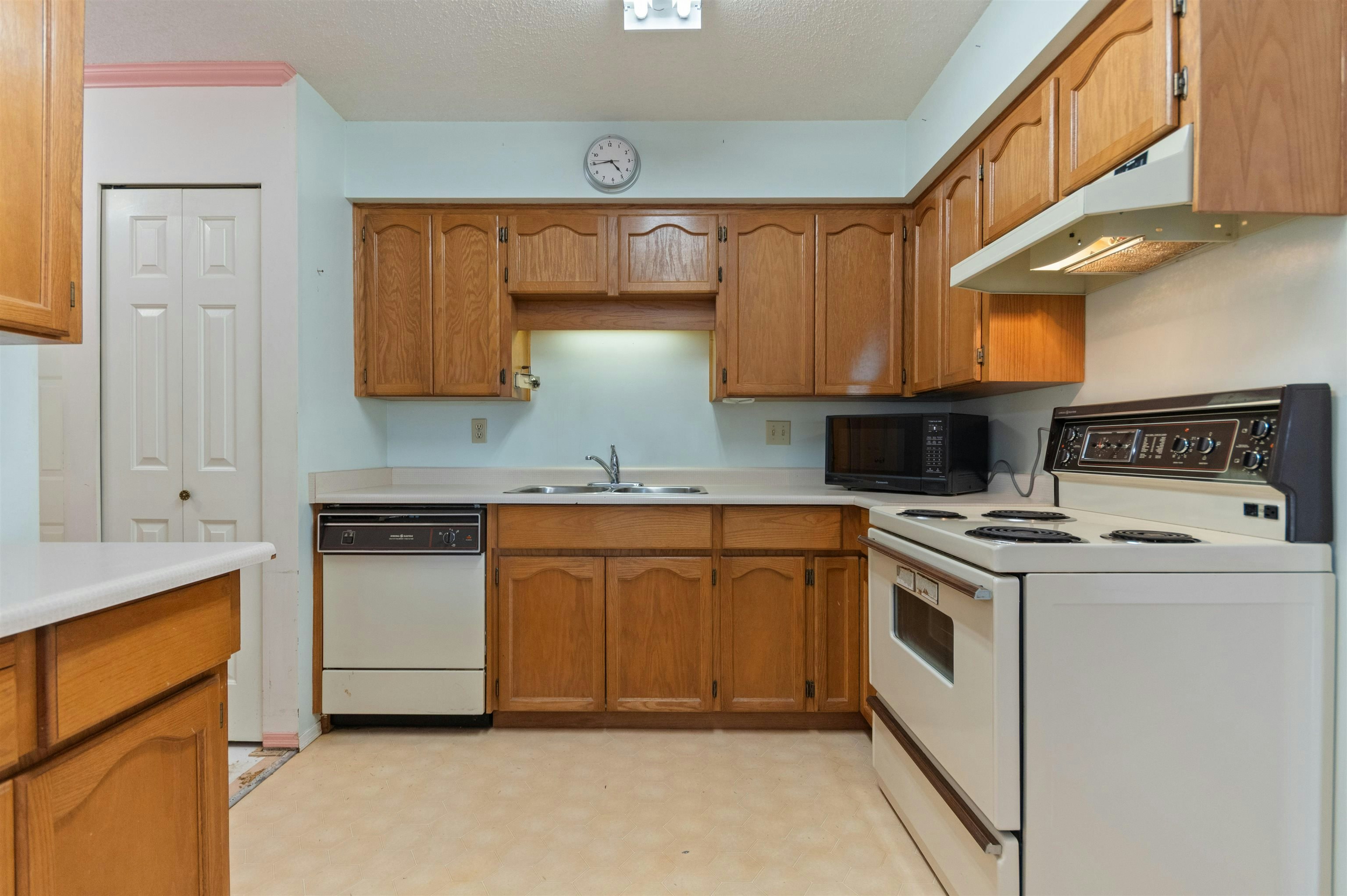 202-8725 Elm Drive - 5