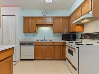 202-8725 Elm Drive - 5