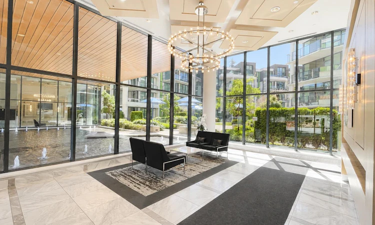 1305-3533 Ross Drive