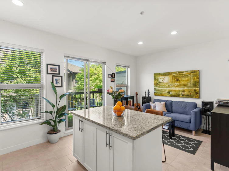 3-307 E 15th Street, North Vancouver, BC, V7L 2R6 - 19